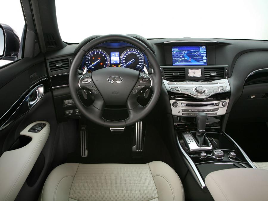  Infiniti M37 S 2010 года  (EU) (фото 24 из 25)